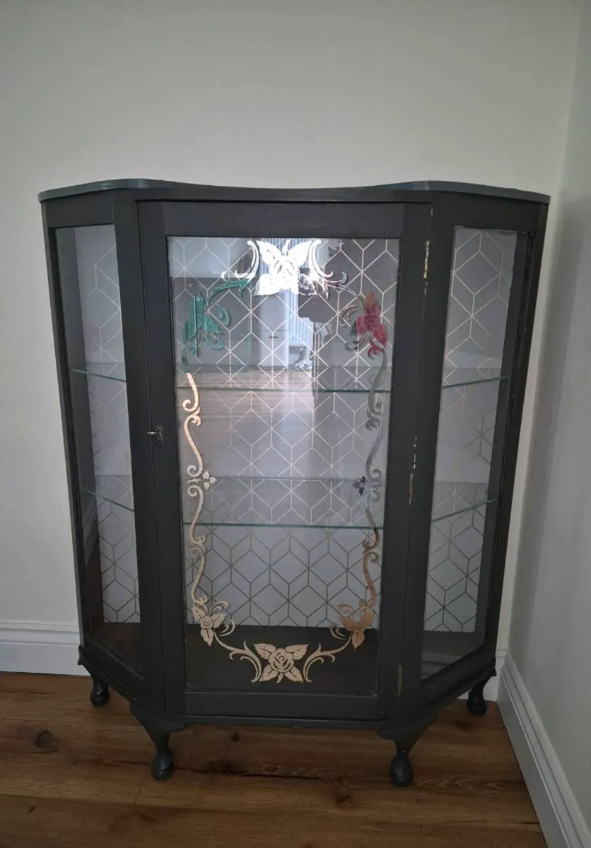 Vintage painted glass cabinet - Image 1