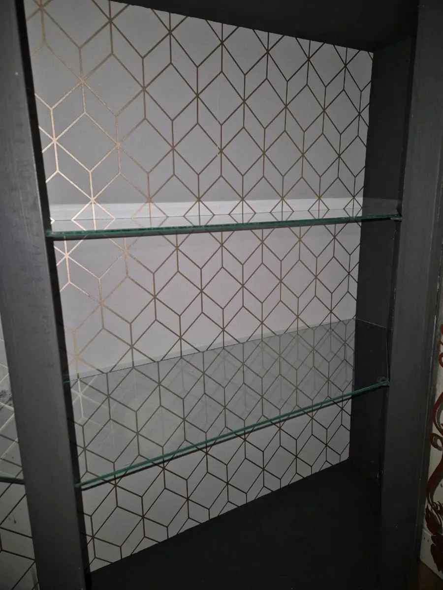 Vintage painted glass cabinet - Image 3