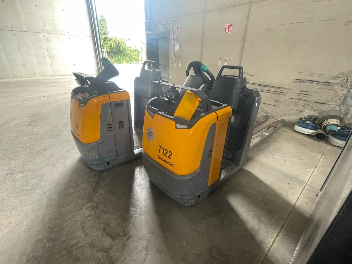 Jungheinrich ECE 225 Electric pallet truck - Image 1