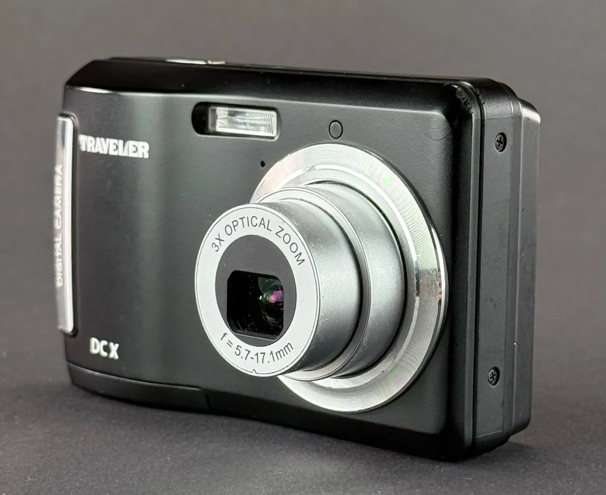 Traveller DC X digital camera - Image 1