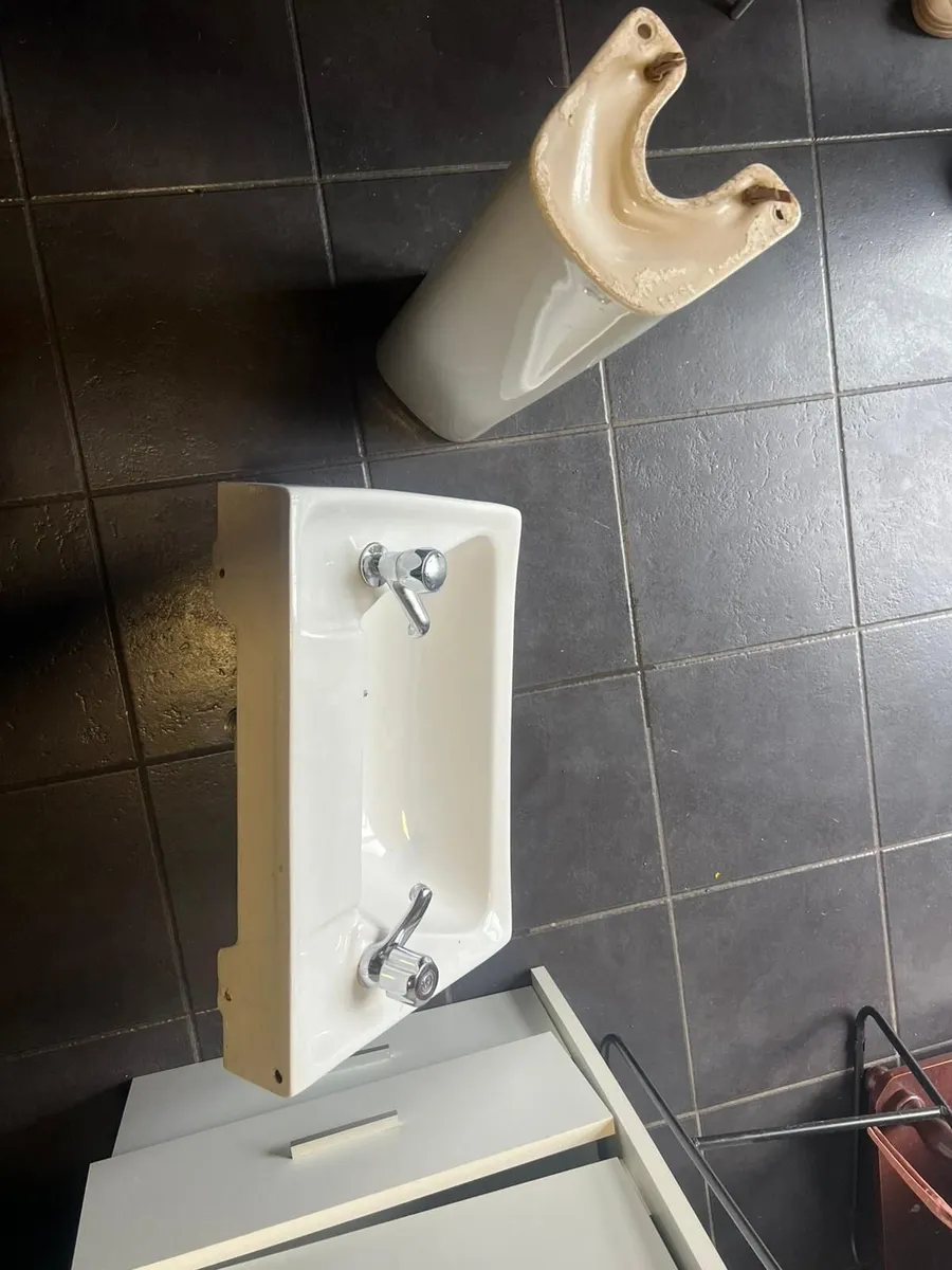 Bathroom accessories - Image 4
