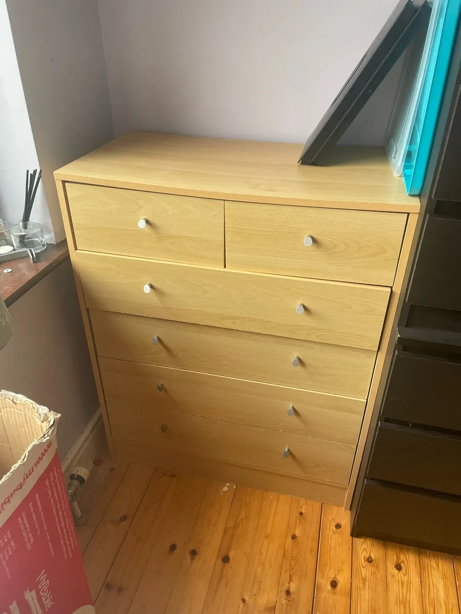 Chest of drawers