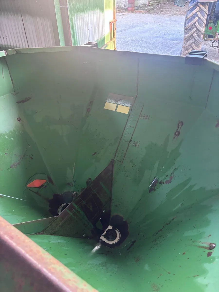 Amazone fertiliser - Image 4
