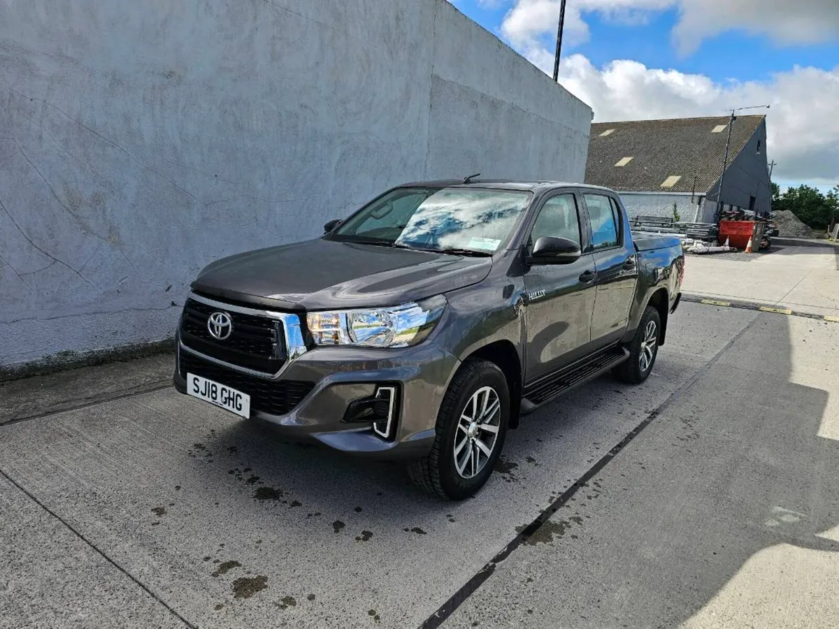 2018 toyota hilux  2.4 diesel low mill - Image 1