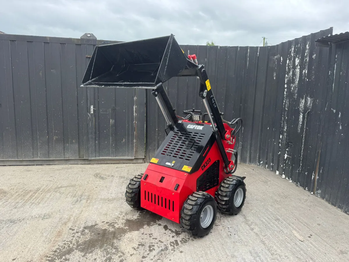 Captok Wheeled Skidsteer / Loader Diesel - Image 3