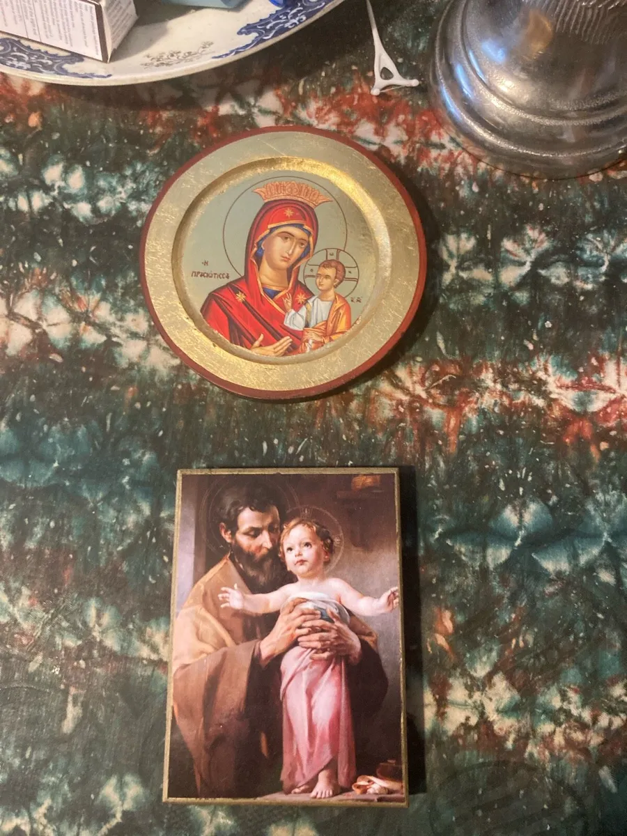Icons holy free postage - Image 1