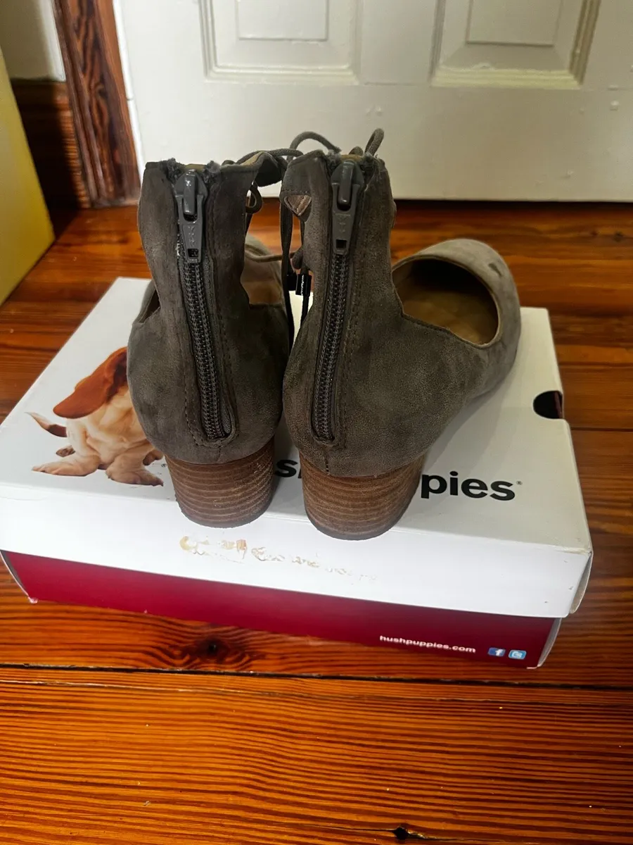 Hush Puppy suede shoes - Image 3