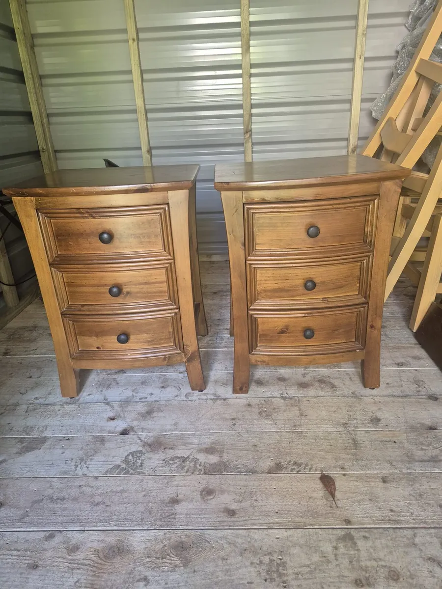 Bed & Bedroom furniture - Image 3