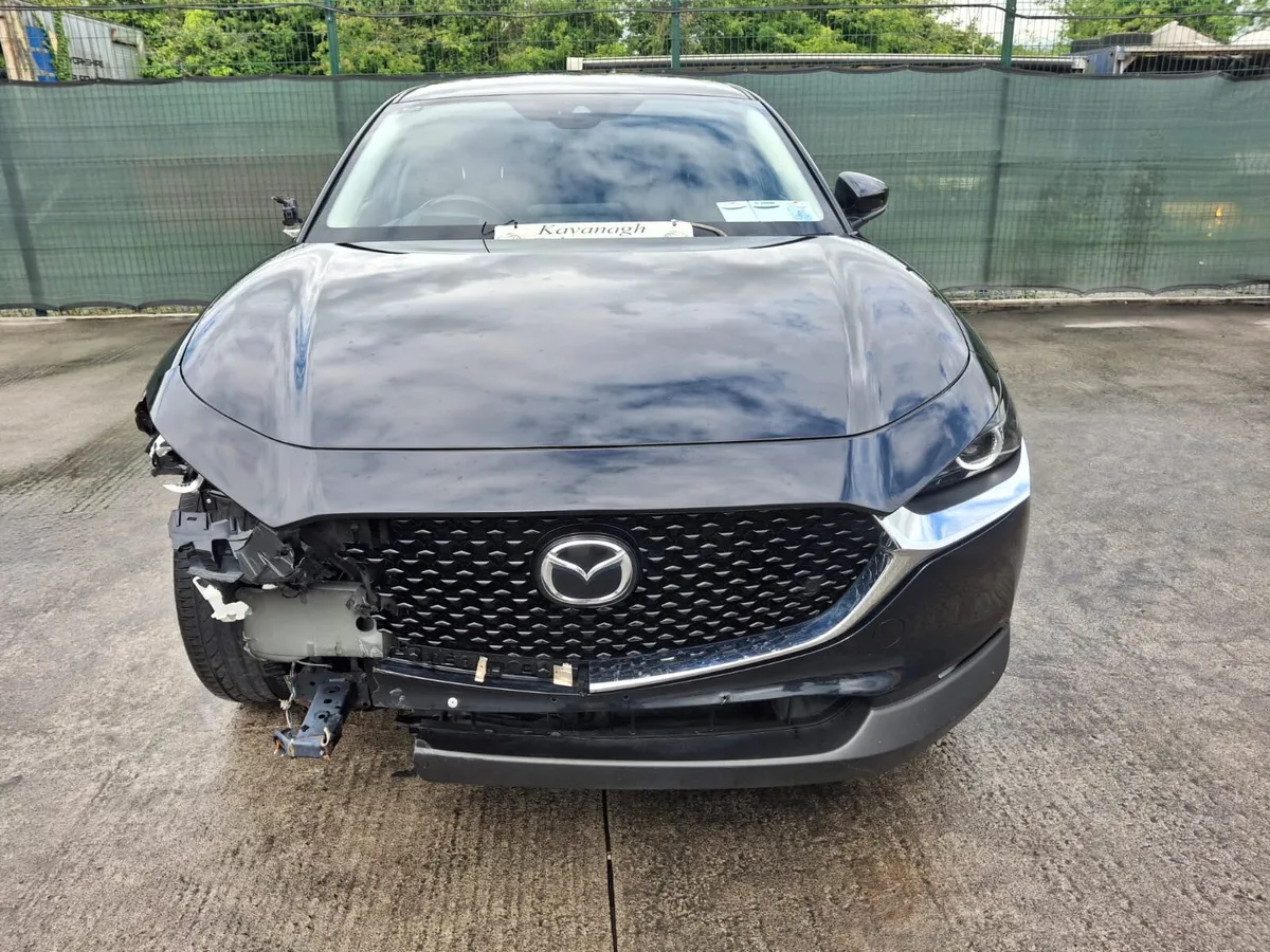 231  Mazda cx30 Hybrid  Light Damage - Image 4