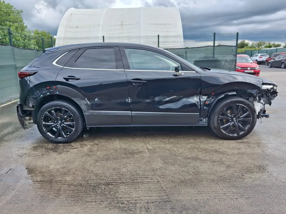 231  Mazda cx30 Hybrid  Light Damage - Image 2