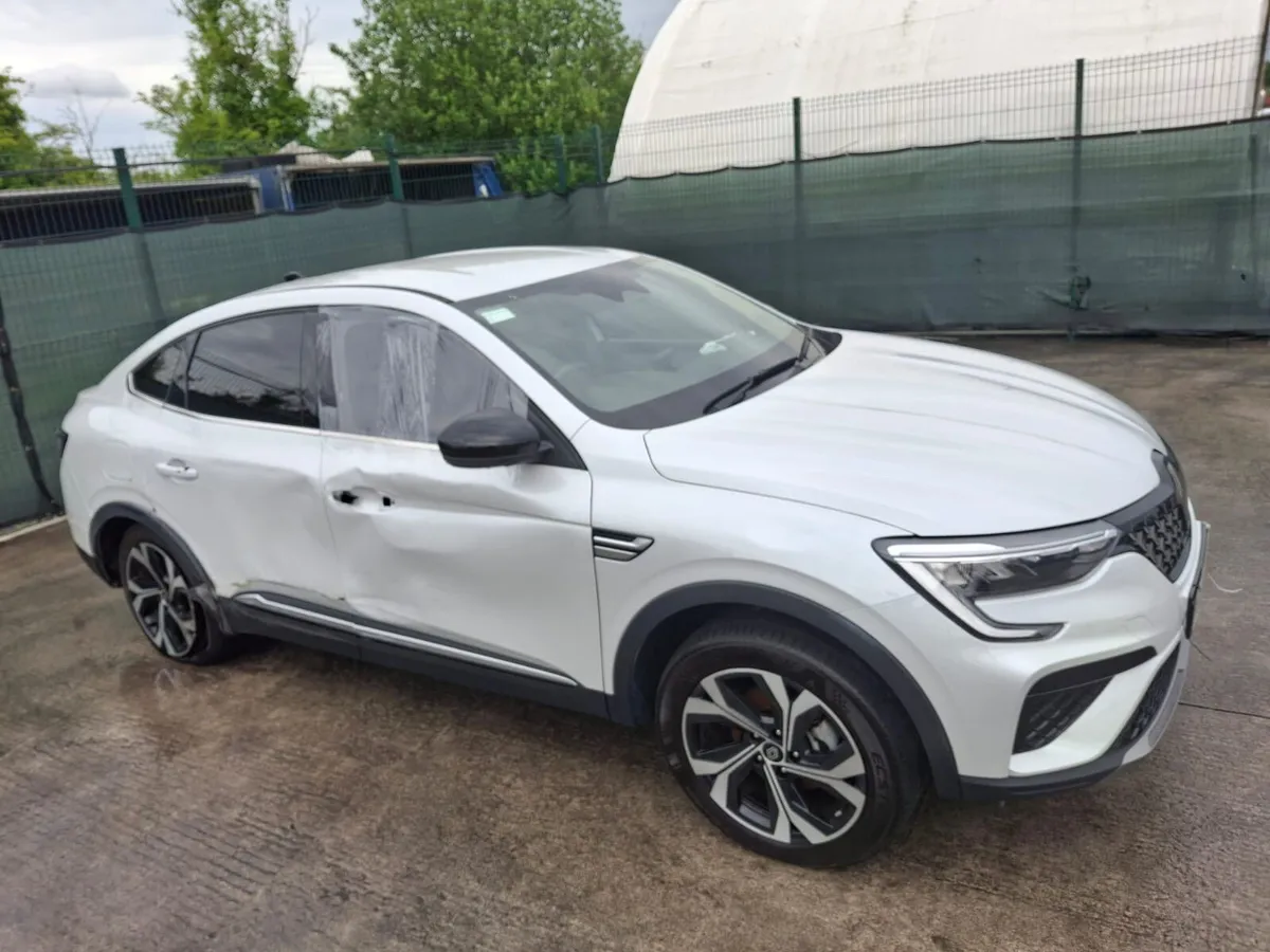 252 Renault Arkana Hybrid Automatic - Image 3