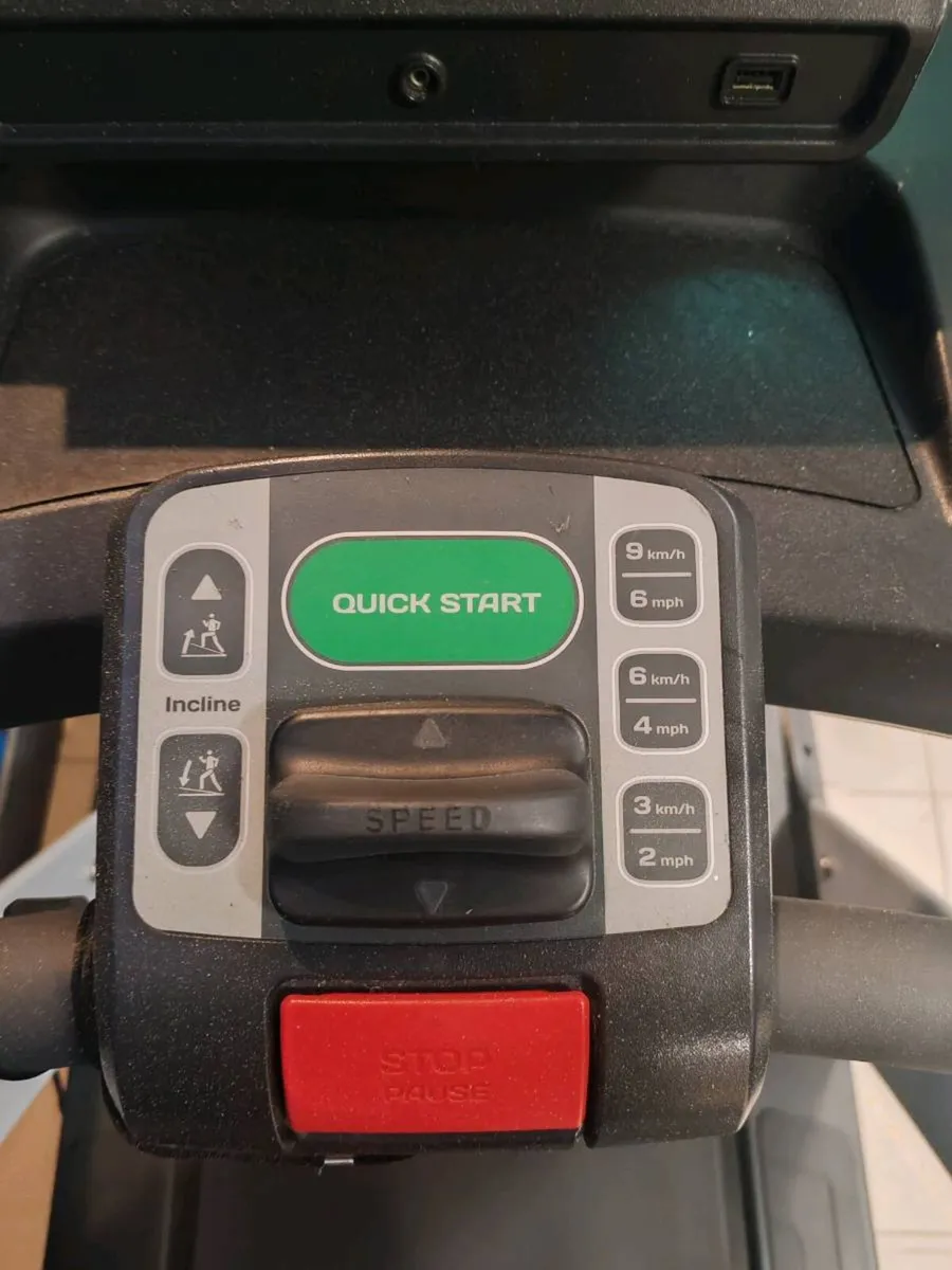 Commercial treadmill - Image 3