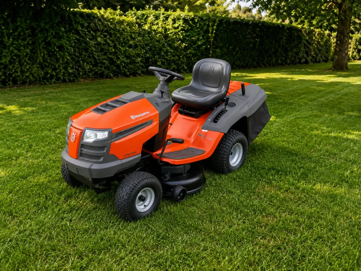 Husqvarna ride on lawnmower - Image 2