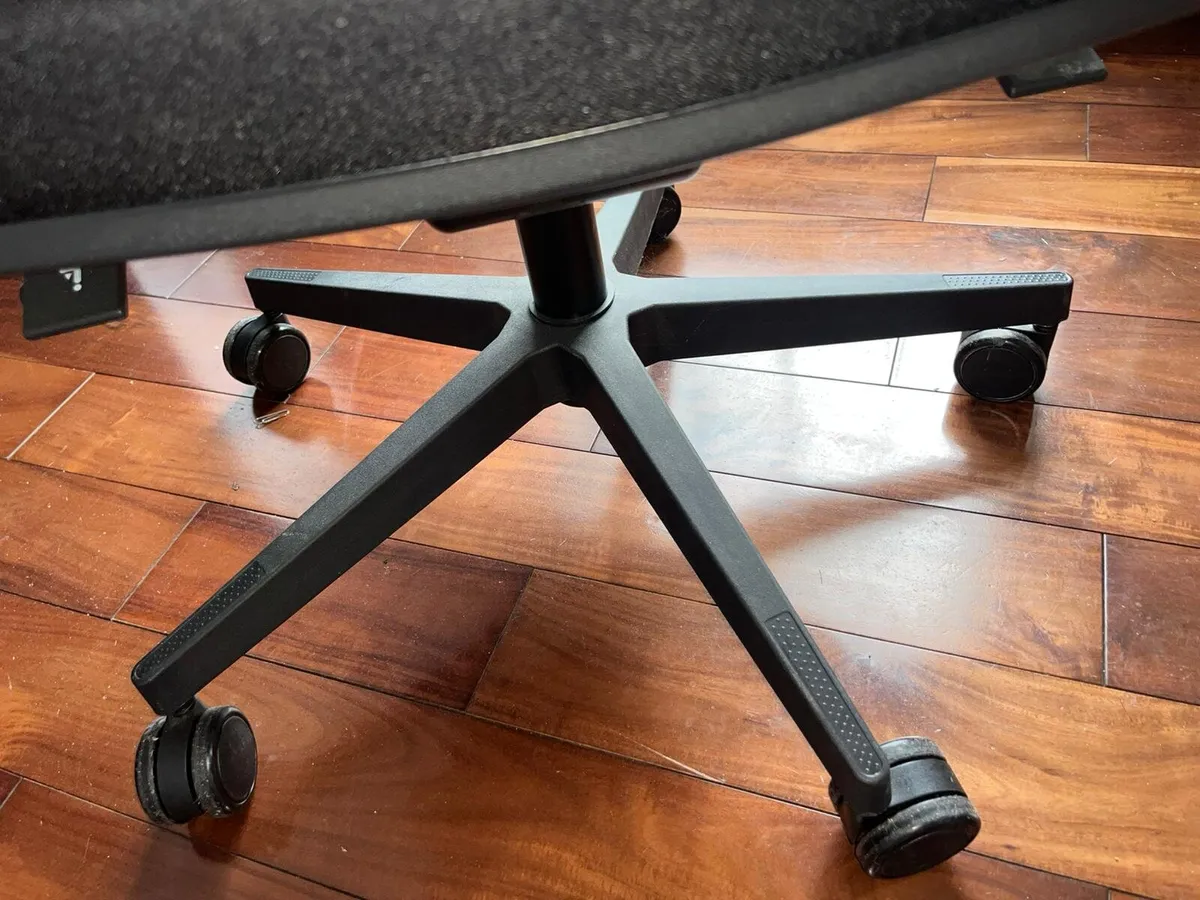 Office chair - Image 3