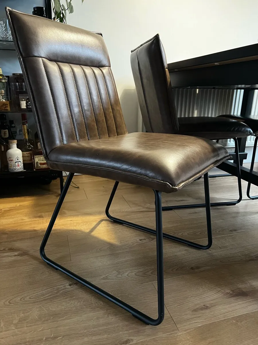 4 dining chairs - Image 1