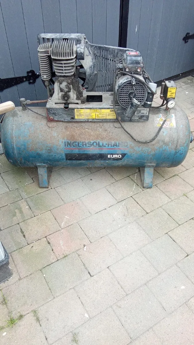 Air compressor