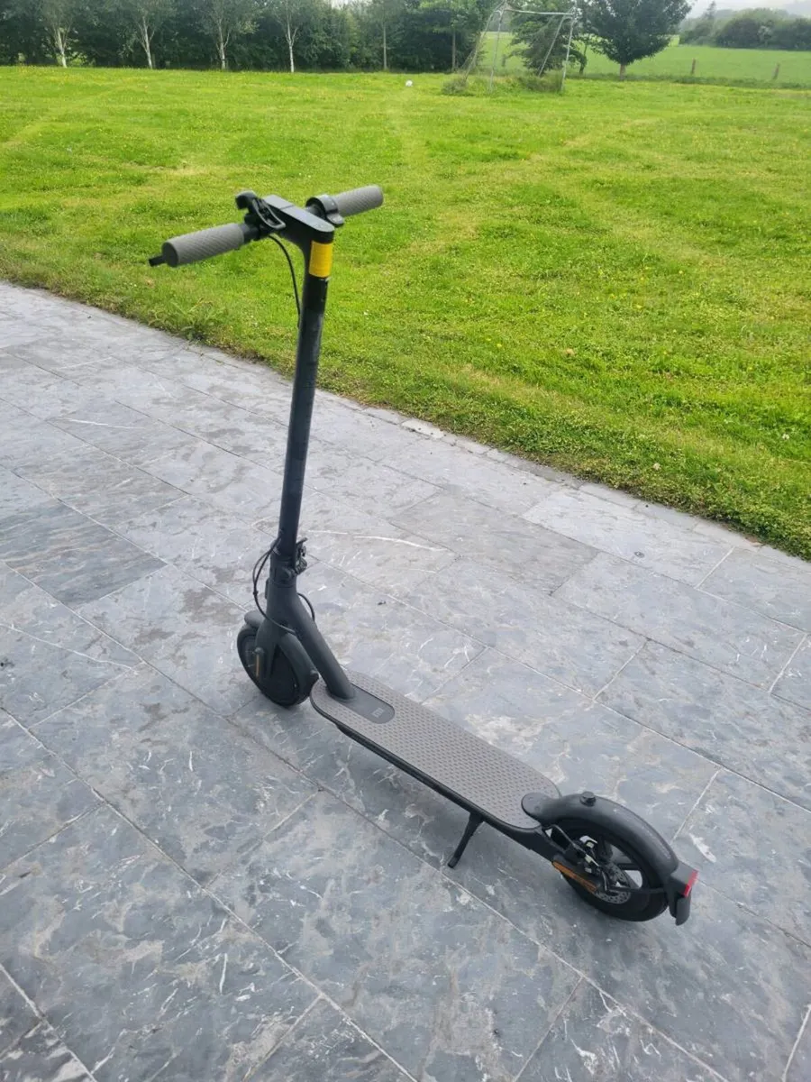 XIAOMI Mi Electric Scooter 1S - Image 3