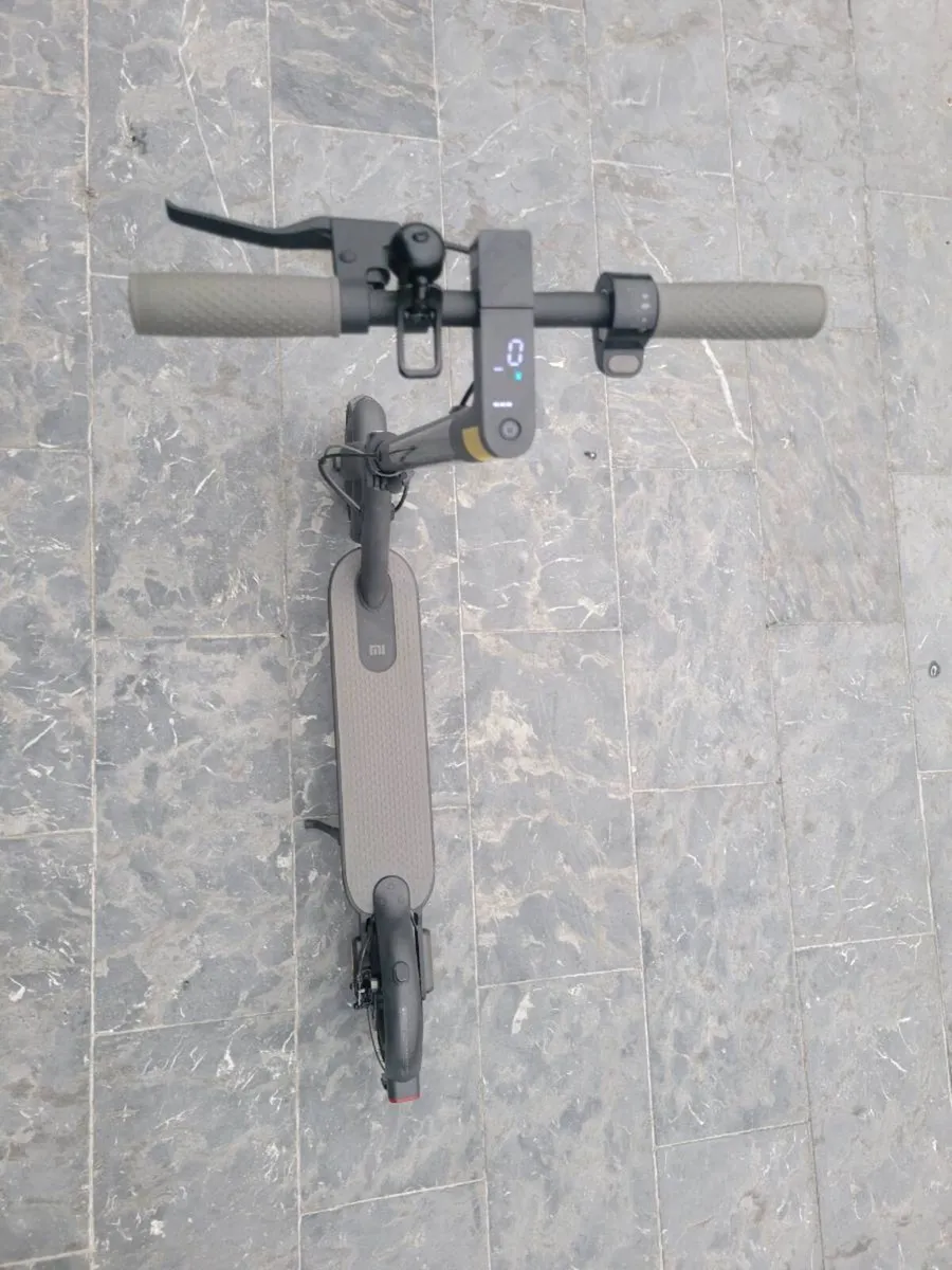 XIAOMI Mi Electric Scooter 1S - Image 4