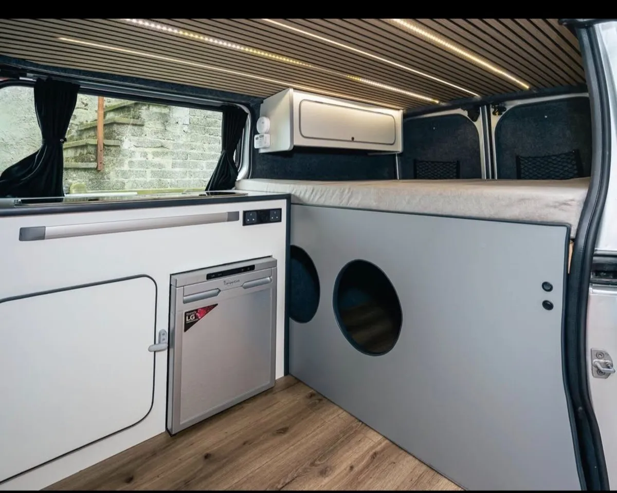 Vauxhall vivario campervan 2015 - Image 2