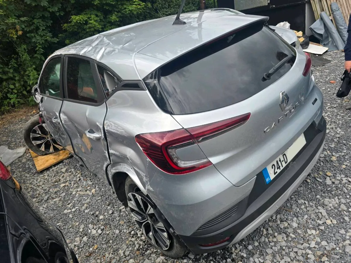 2024 RENAULT CAPTUR - Image 3