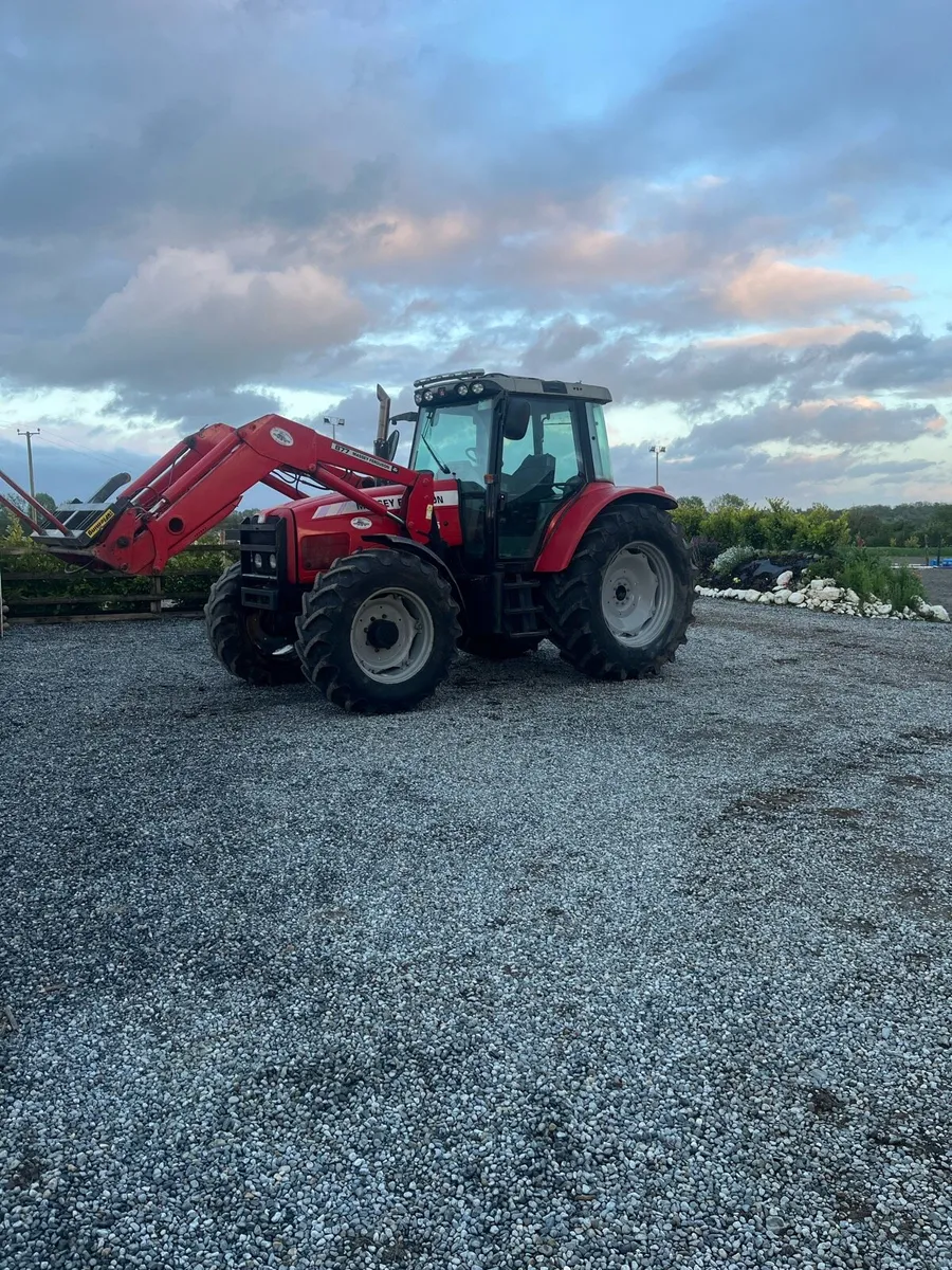 Massey 5465 - Image 1