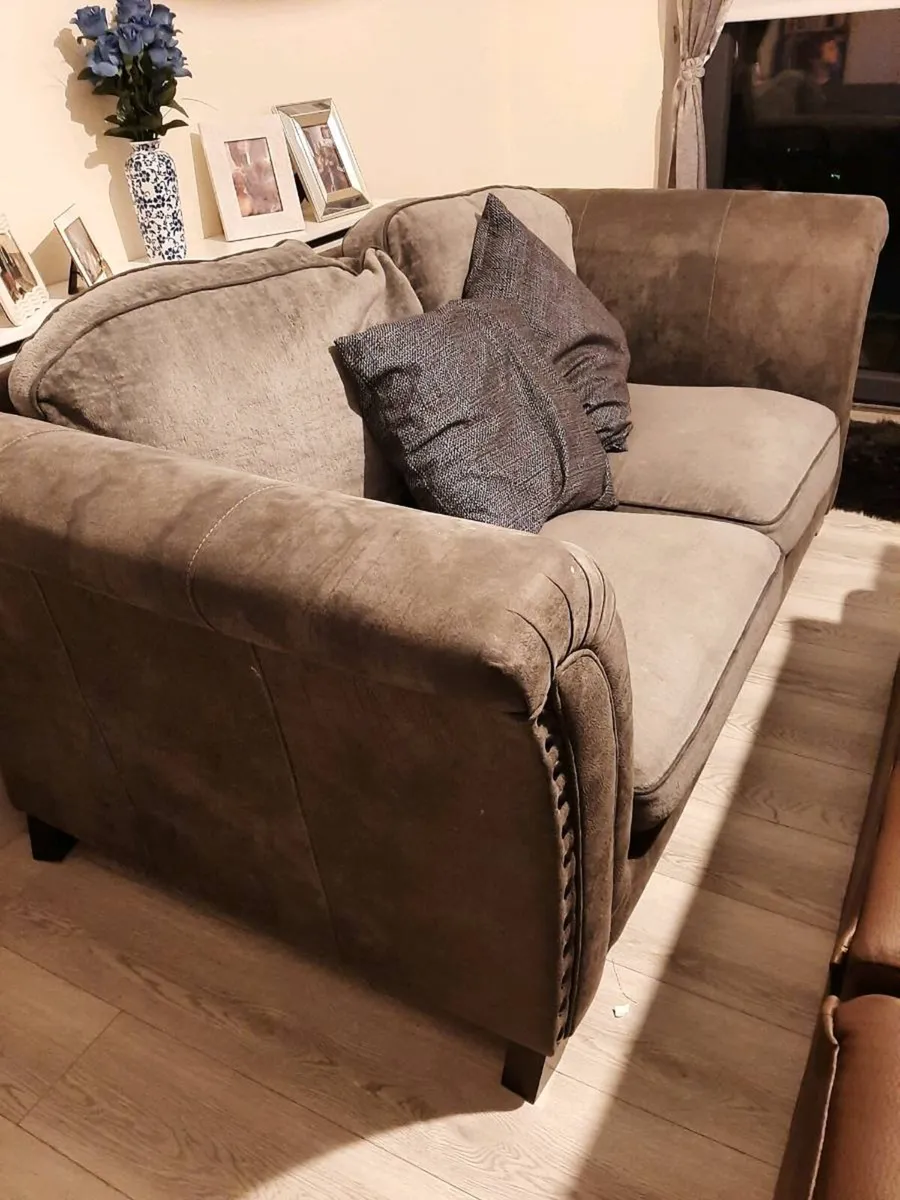 Sofa - Image 4