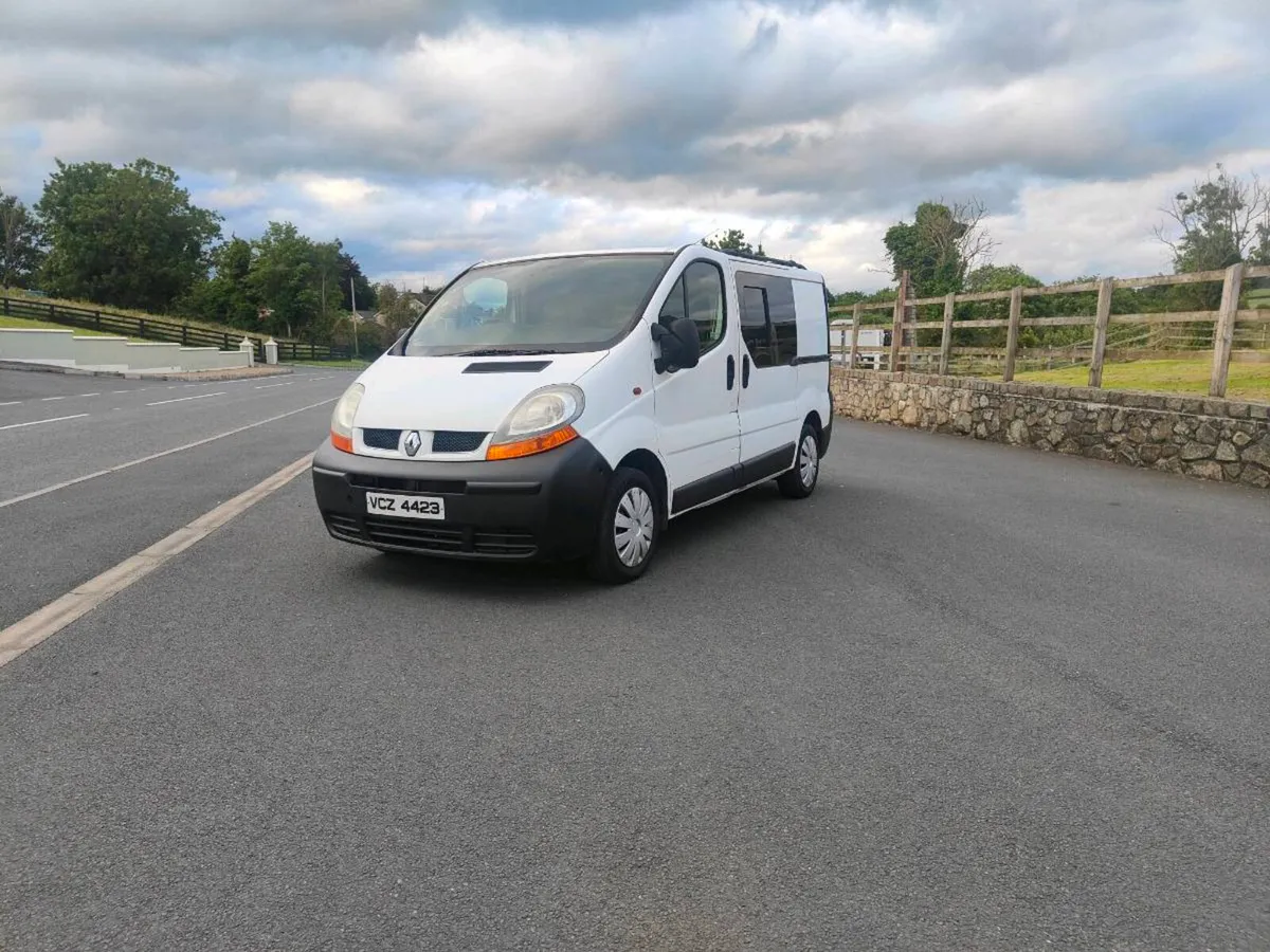Renault trafic campervan 2004 - Image 1