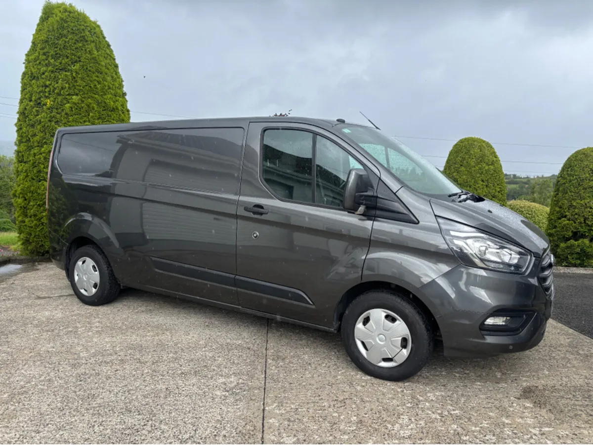 Ford Transit Custom 300 LWB TREND 2 2.0 130 - Image 2