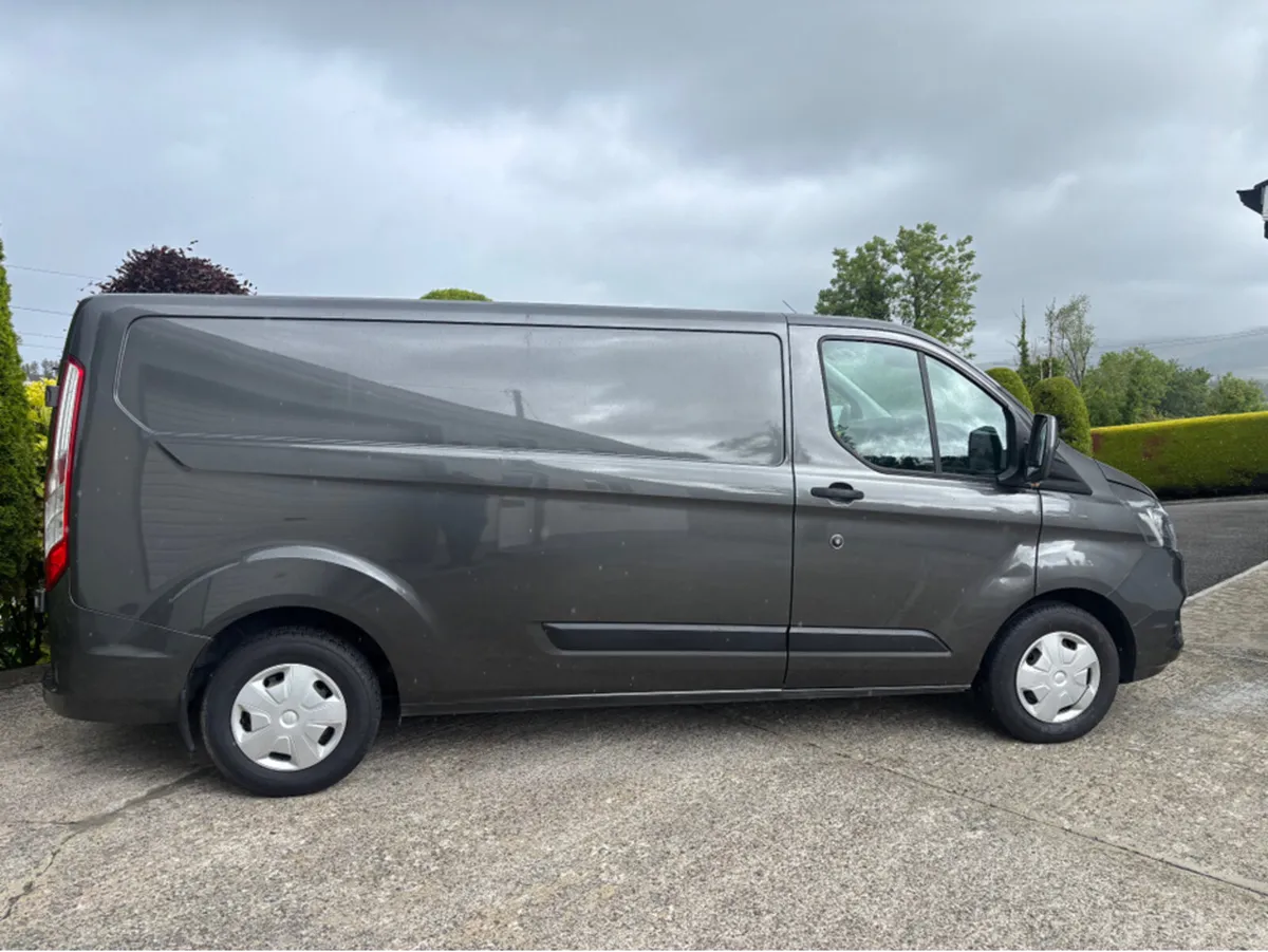 Ford Transit Custom 300 LWB TREND 2 2.0 130 - Image 4