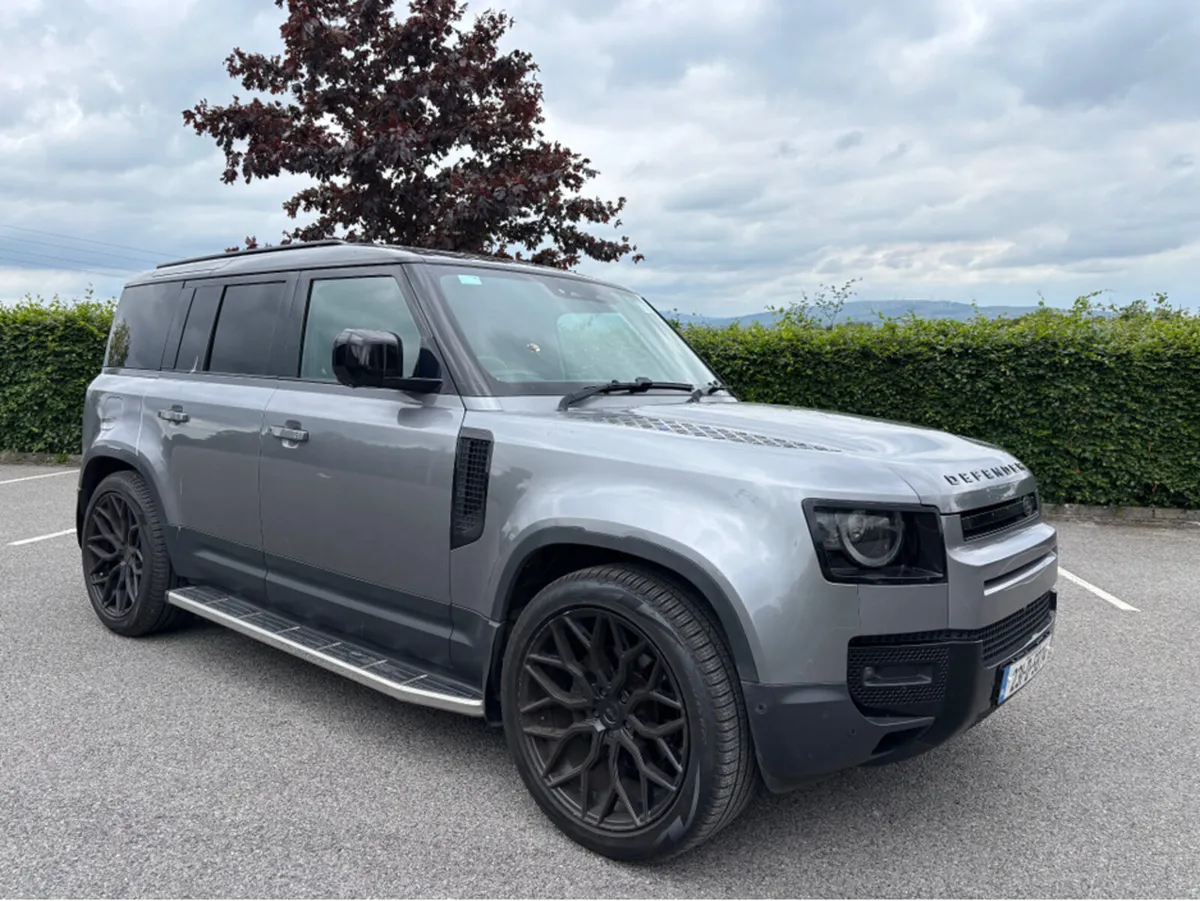 Land Rover Defender 110 3.0 D HAR HARD TOP SE - Image 1