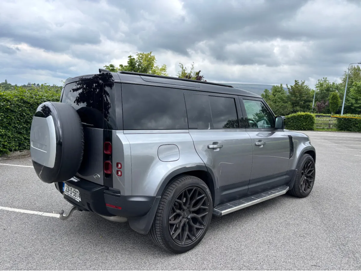 Land Rover Defender 110 3.0 D HAR HARD TOP SE - Image 4