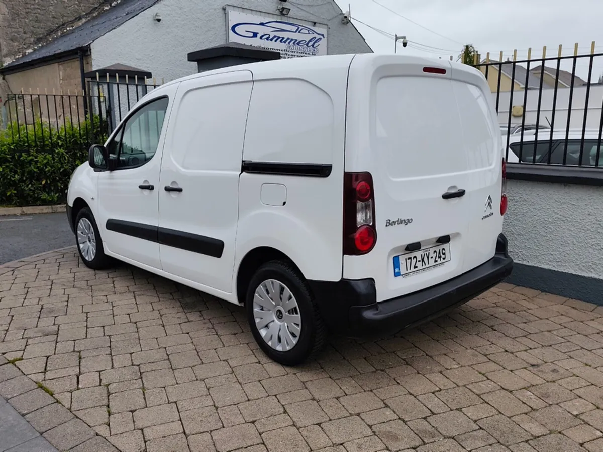 Citroen Berlingo €35 p/w LX BLUE HDI 75 625KG S SW - Image 4
