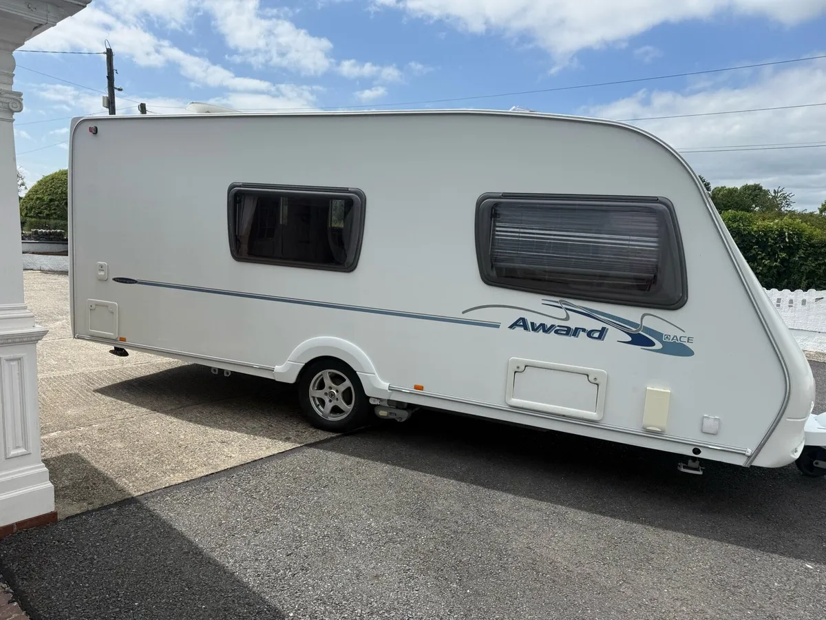 Swift Award caravan - Image 4