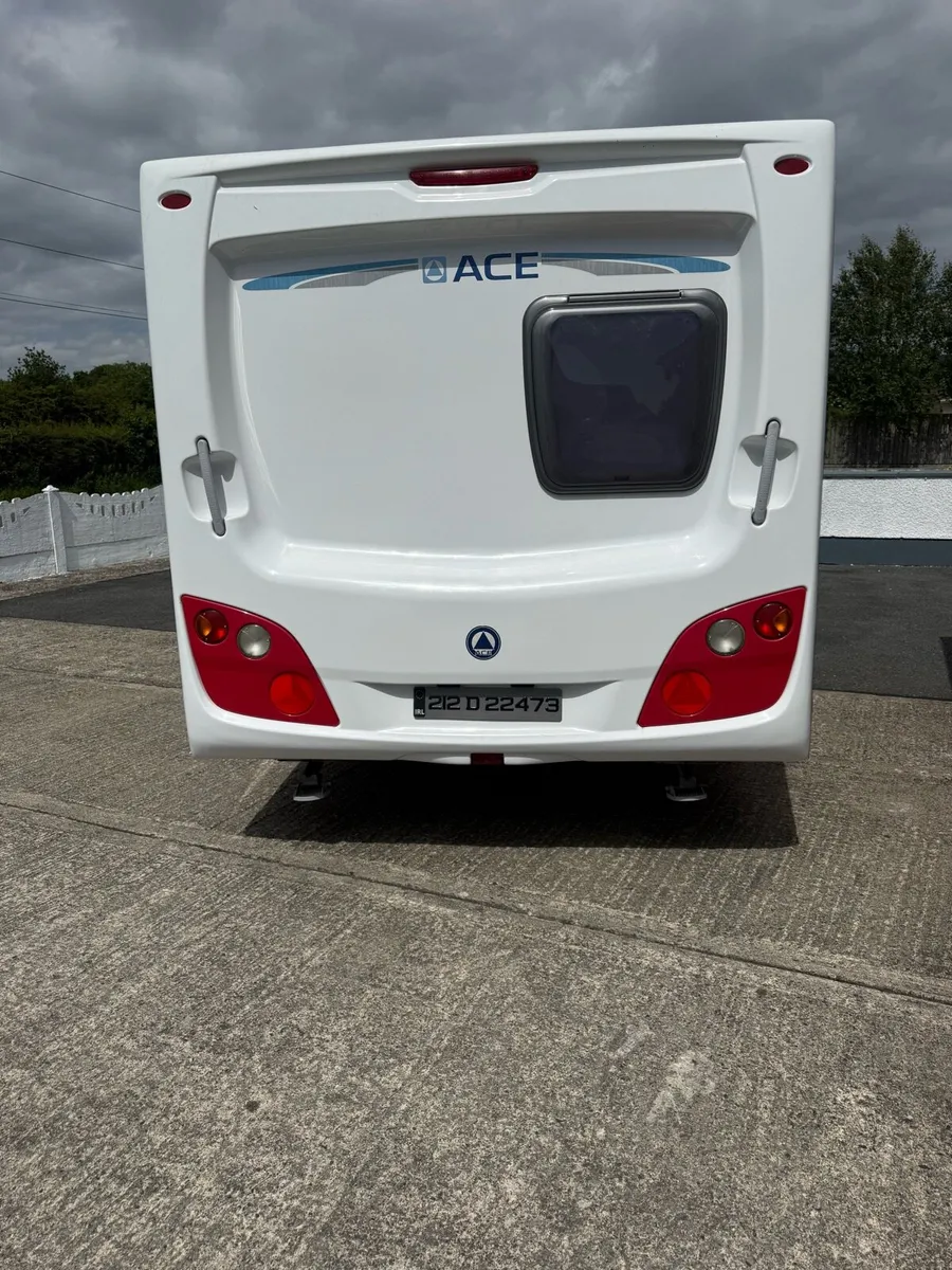 Swift Award caravan - Image 4
