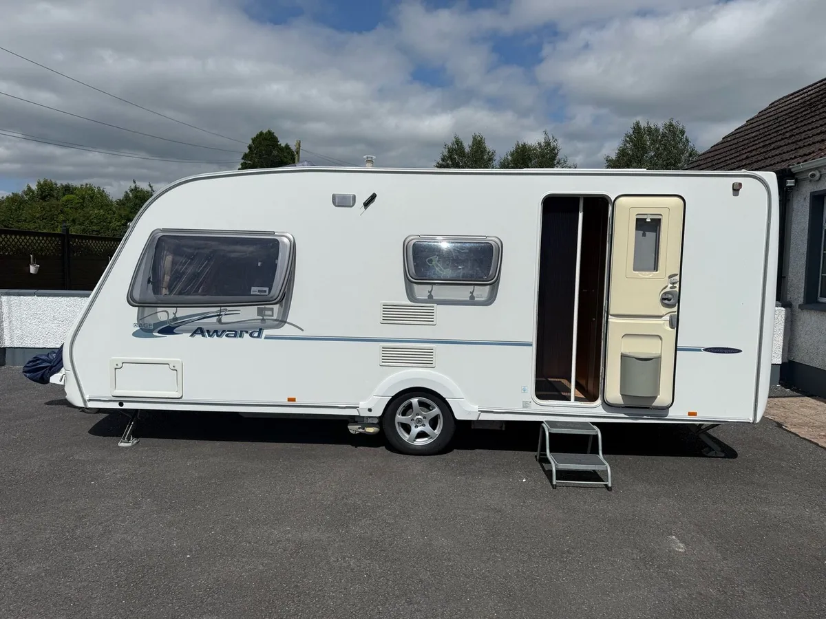Swift Award caravan - Image 2