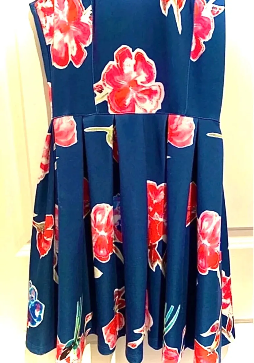 Superdry Floral Scuba Skater Dress - Image 3