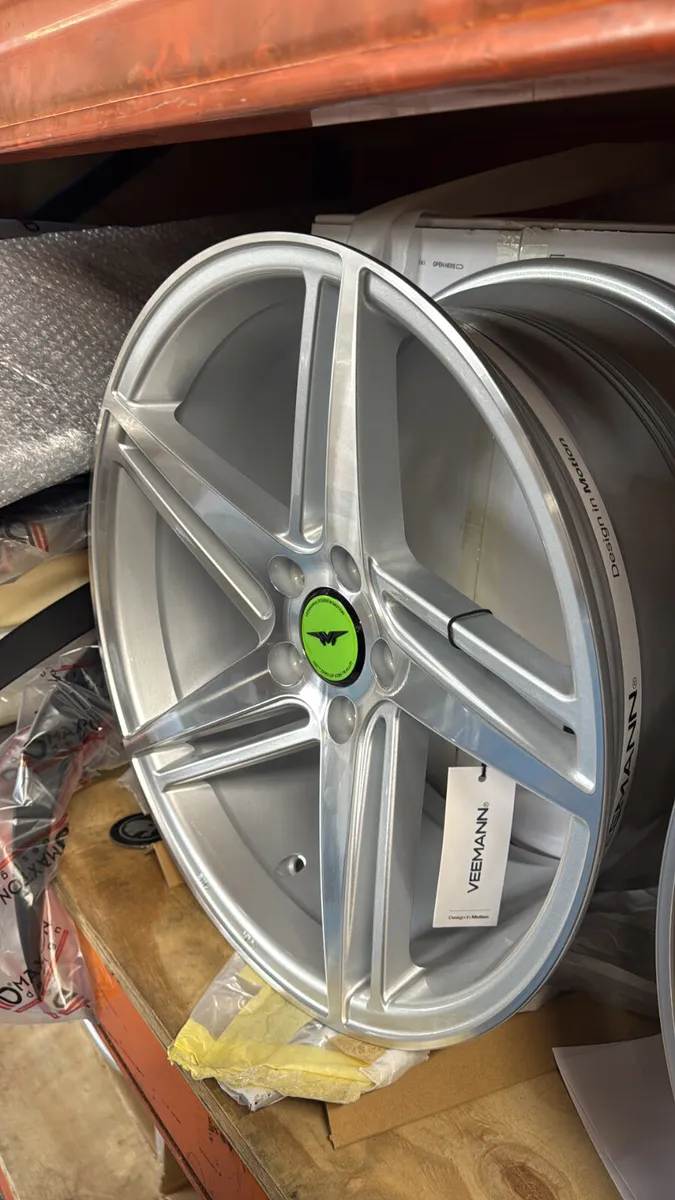 18” veemann vfs31 9.0” all round concave 5x112