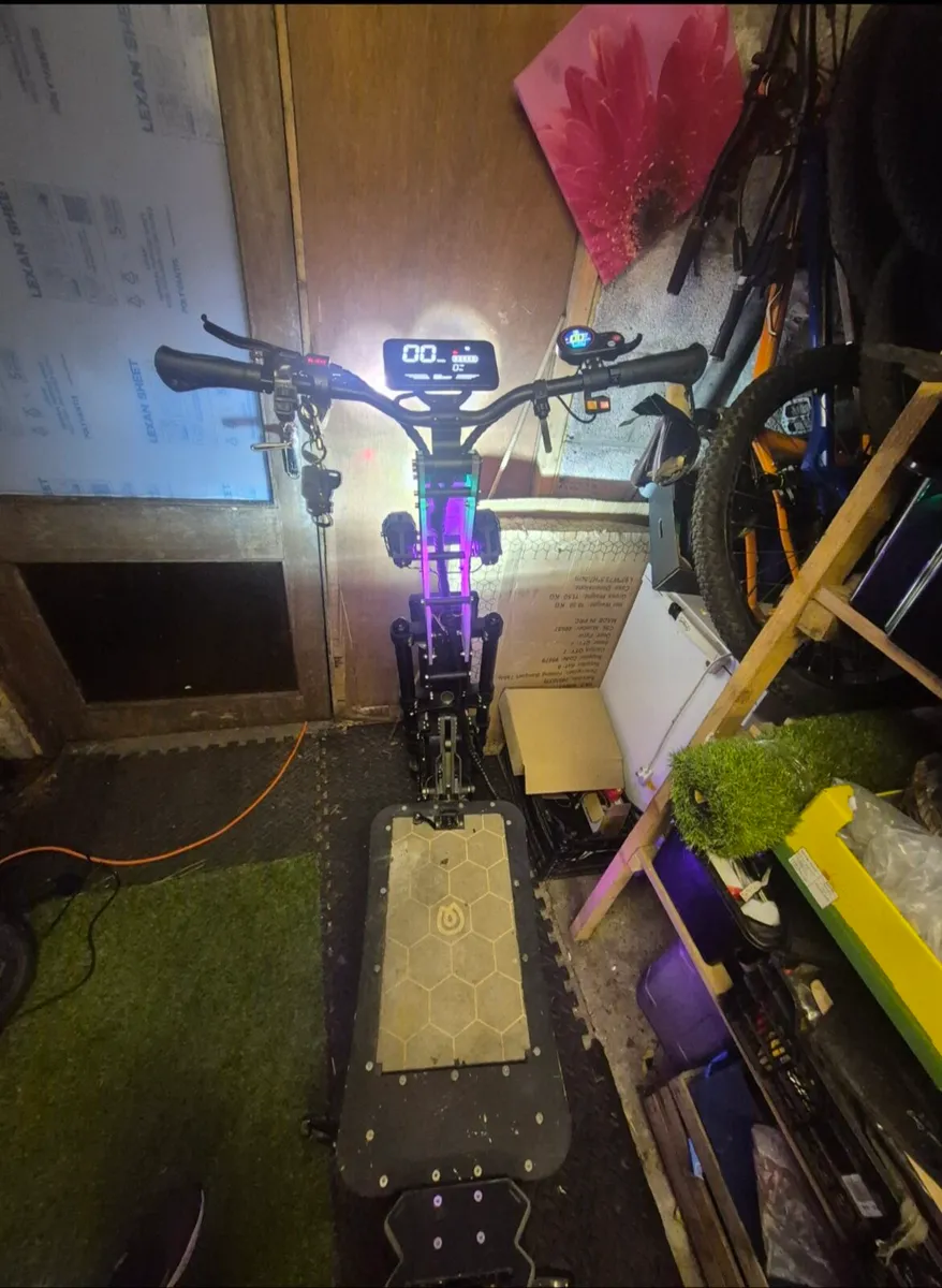 High-Power 10,000W Electric Scooter – 100 km/h - Image 3
