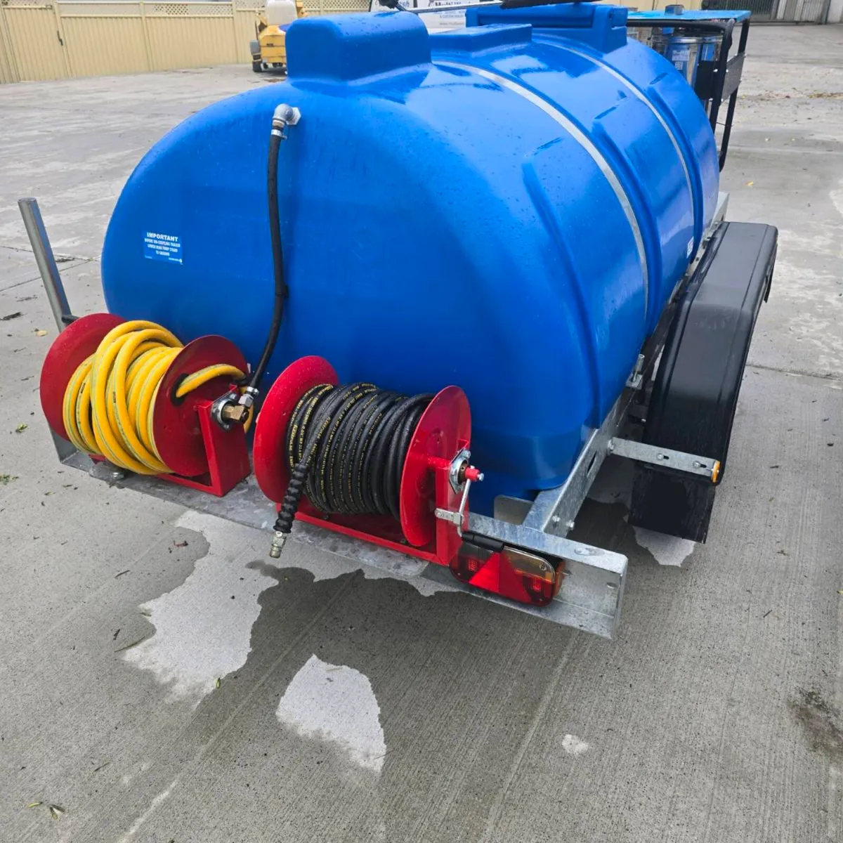 1100L & 2000L Bowser Power Washers - Image 4