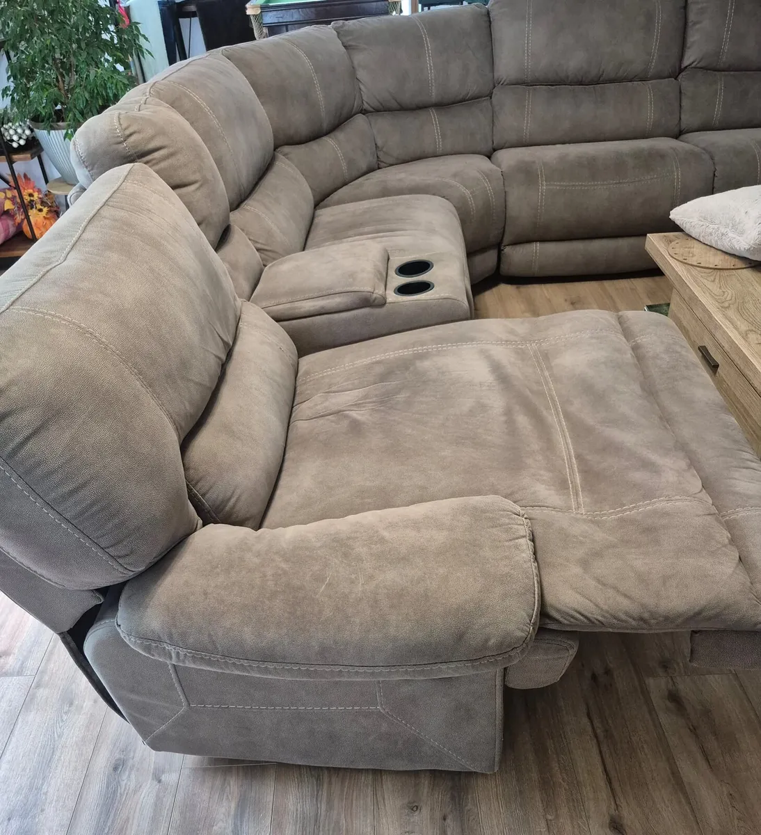Extra Large Corner Sofa With 2 End Recliners - Image 2