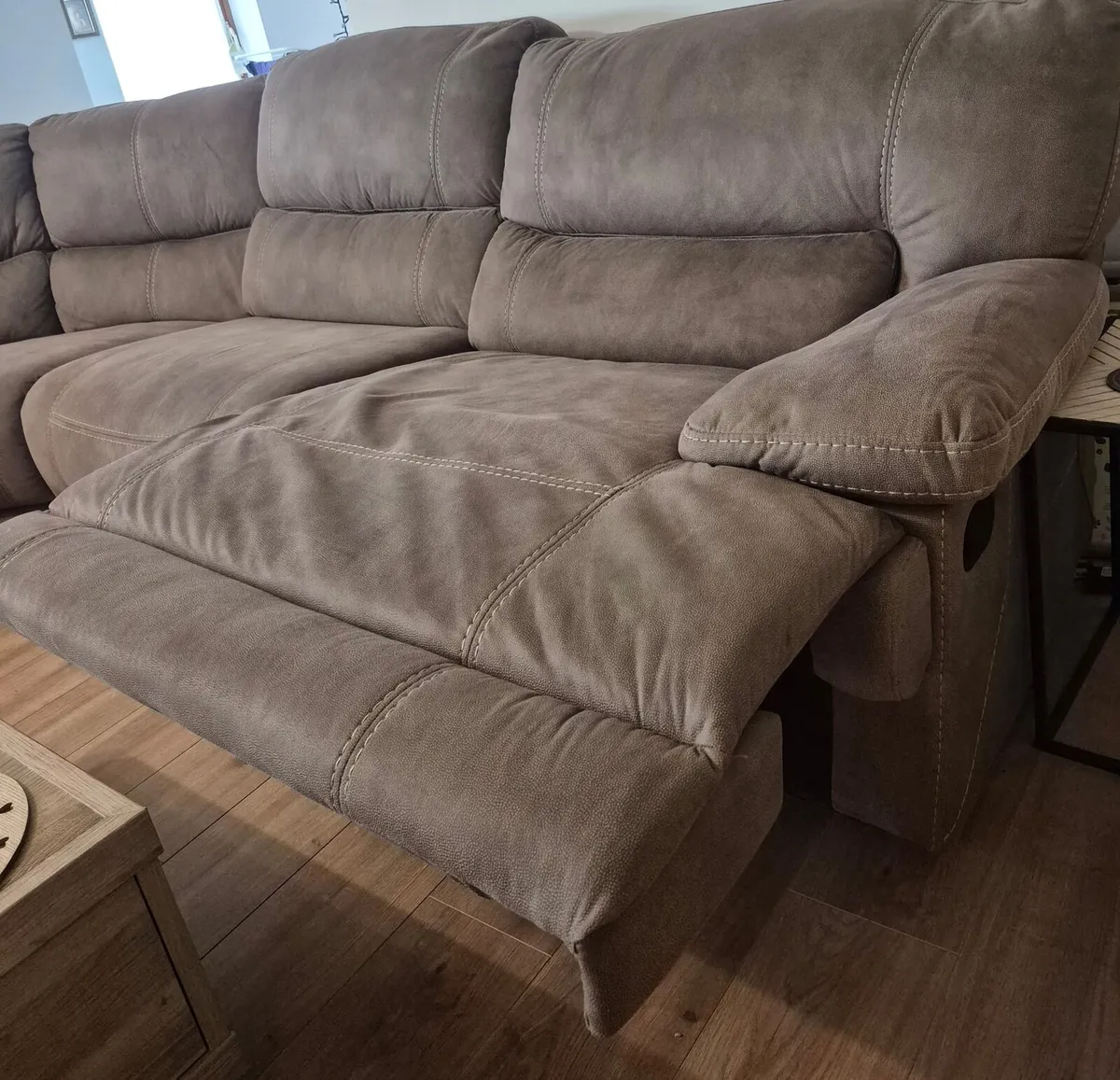 Extra Large Corner Sofa With 2 End Recliners - Image 3
