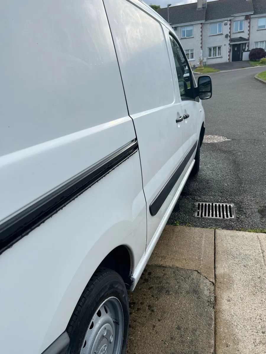 Van - Image 4