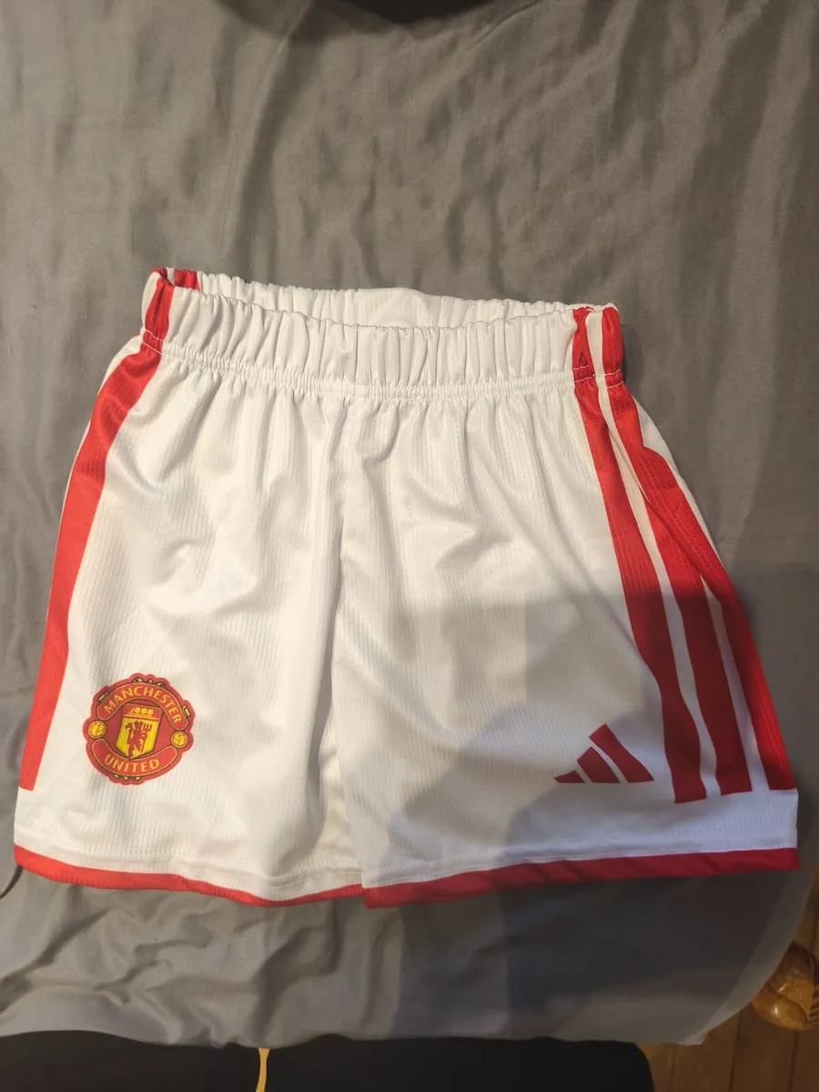 Clothing - Image 4
