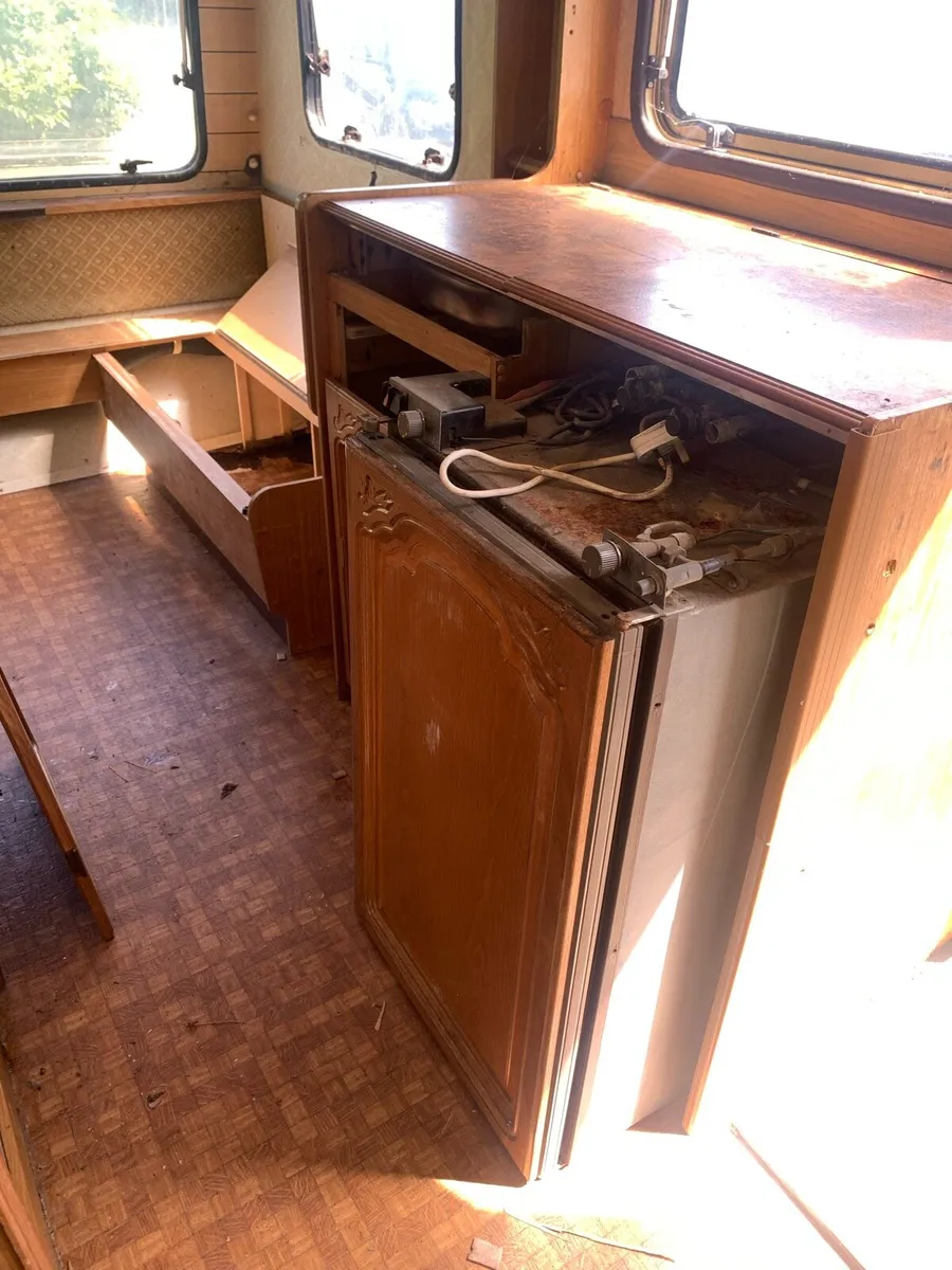 Caravan for Renovation or parts - Image 3