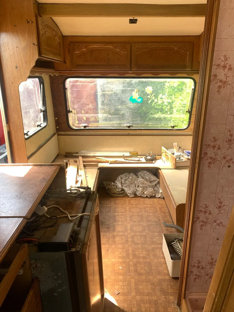 Caravan for Renovation or parts - Image 4