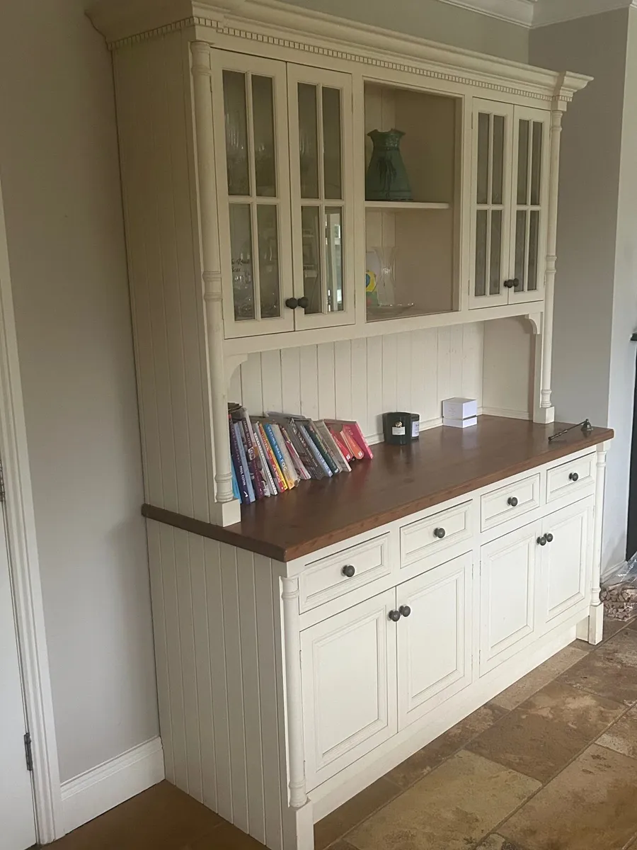 Dresser - Image 4