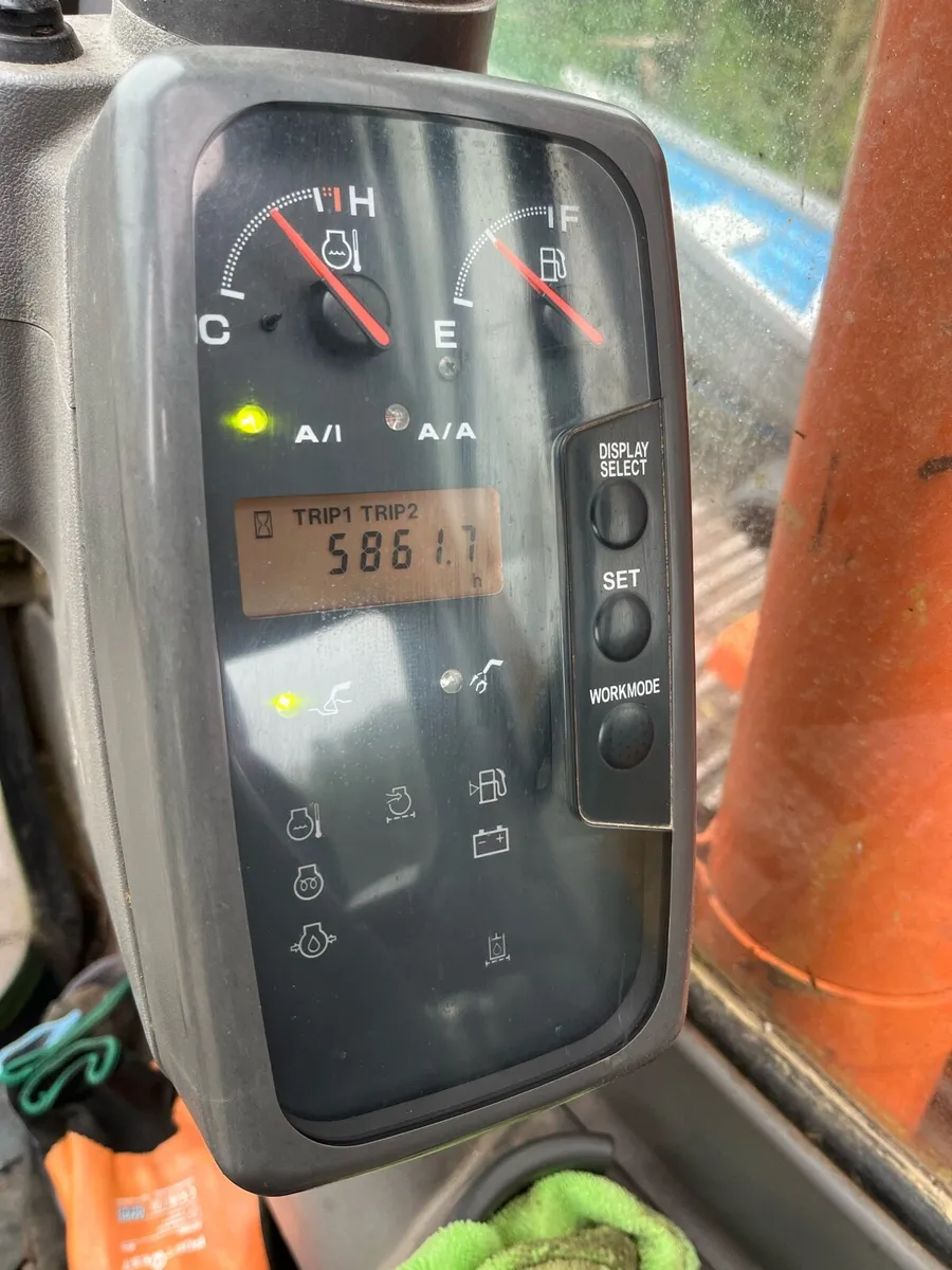 Hitachi zaxis 130-1 - Image 3