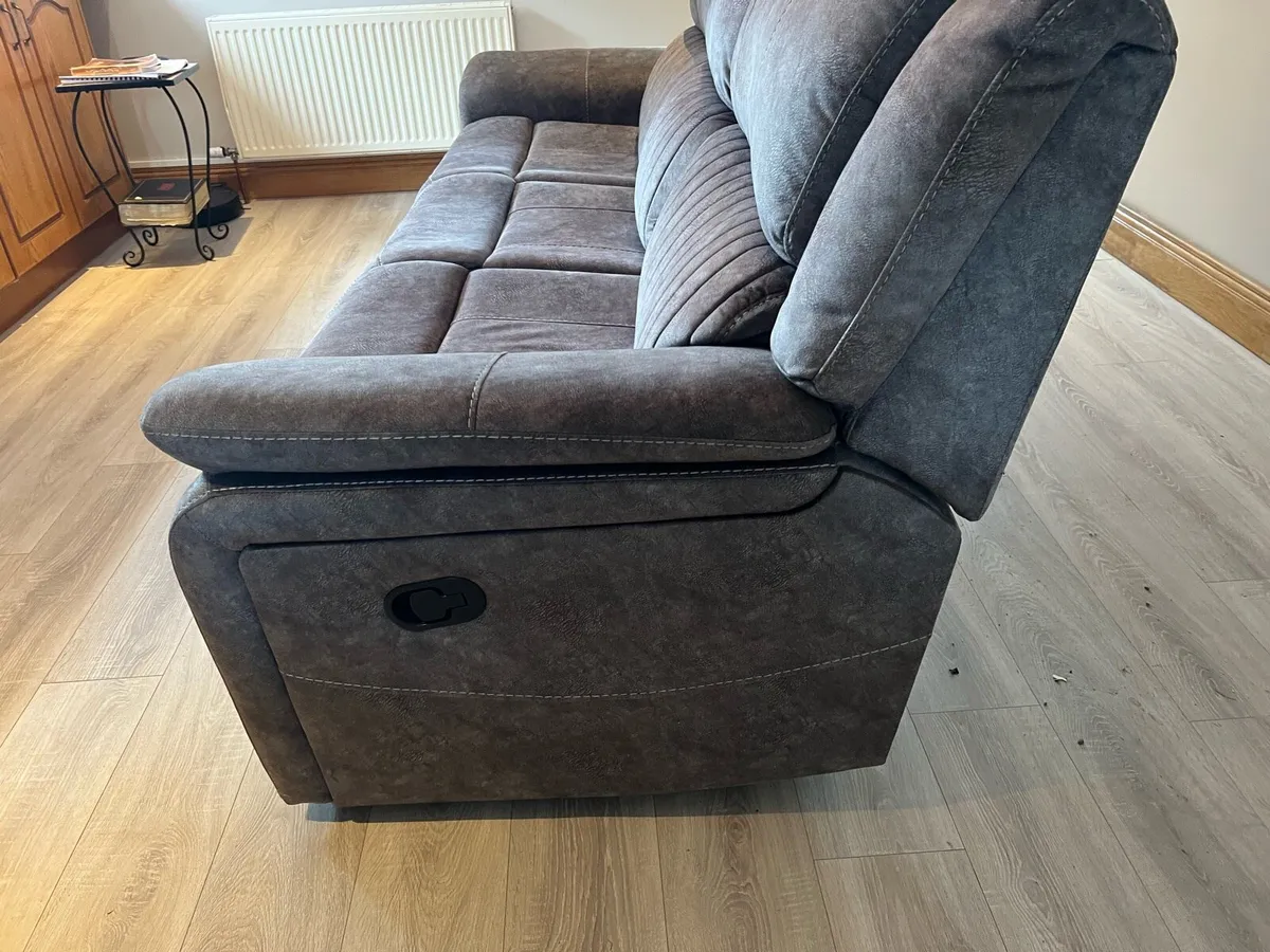 Couch - Image 4