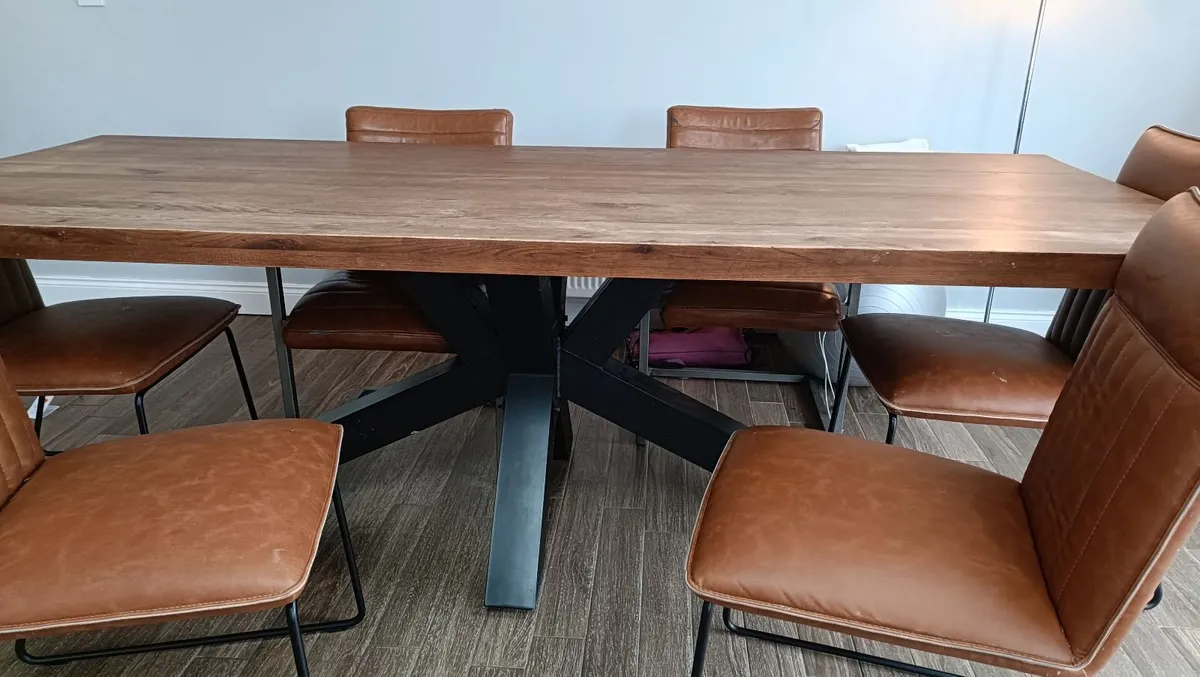 Dining room table - Image 2