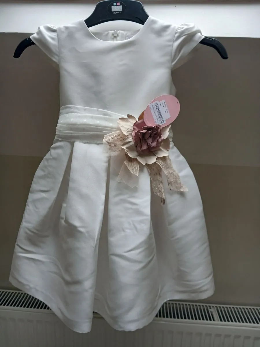 Flower girl dresses - Image 1
